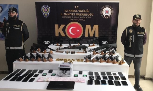 İstanbul merkezli 3 ilde operasyon çete üyeleri adliyeye sevk edildi