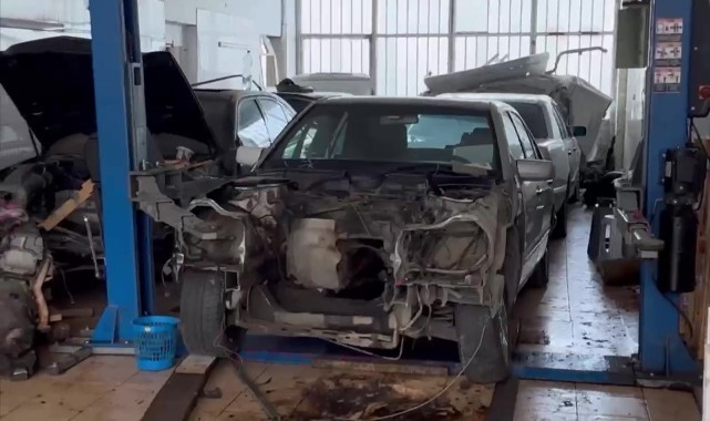 Jandarmadan oto tamirhanesine kaçak araç baskını