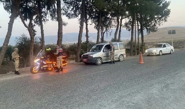 Jandarmanın 3 aylık uygulamalarında binlerce kişi yakalandı