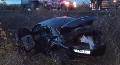 Kontrolden çıkan otomobil şarampole devrildi: sürücü yaralandı