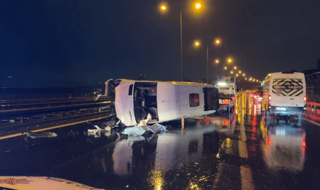 Minibüs bariyerlere çarpıp devrildi: 1 ölü, 1 yaralı
