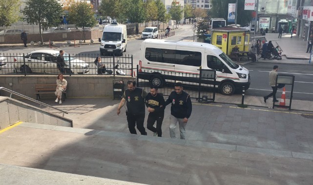 Olmayan aracın kaporasını alıp vatandaşları dolandırmış