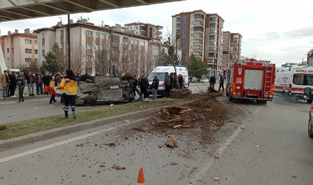 Önce çarptı sonra takla attı: 3 yaralı