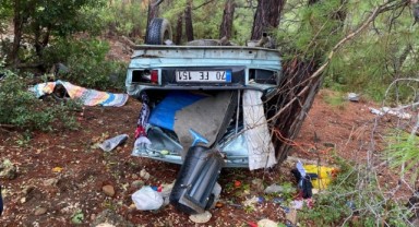 Otomobil 20 metreden aşağıya uçtu: 1 ölü 3 yaralı