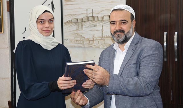 Şanlıurfa'ya gelen kadın turist Müslüman oldu