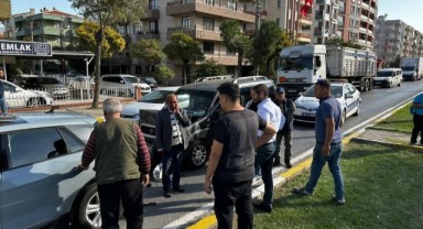 Zincirleme trafik kazası: 1’i çocuk yaralılar var