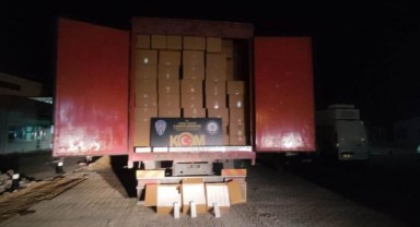 Adana’da 300 bin paket gümrük kaçağı sigara ele geçirildi