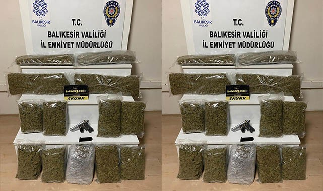 Ambulansla uyuşturucu taşırken yakayı ele verdiler