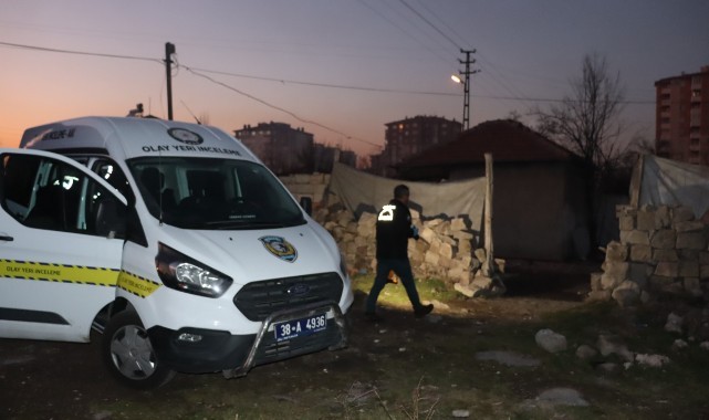 Bıçağın üzerine düşen kadın ağır yaralandı