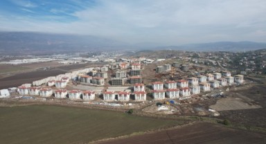 Deprem konutları teker teker teslim edilecek