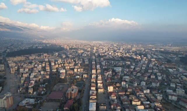 Depremin merkezi yeniden ayağa kalkıyor