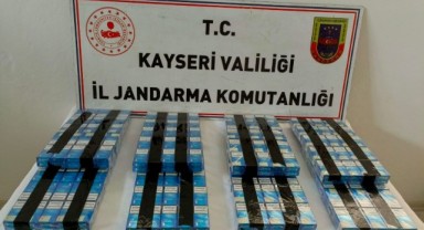 Durdurulan çekicide 400 paket kaçak sigara bulundu