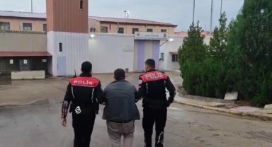 Durdurulan otomobilde ruhsatsız silah ele geçirildi