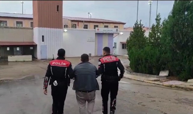 Durdurulan otomobilde ruhsatsız silah ele geçirildi