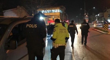 Ehliyetsiz sürücüler polisten kaçamadı