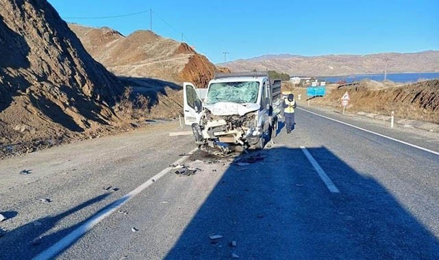 Elazığ’da feci trafik kazası: yaralılar var