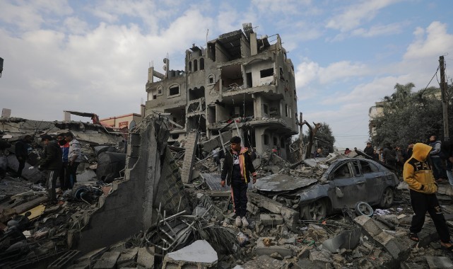 Gazze’de can kaybı 20 bin 674’e yükseldi