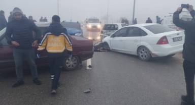 Göksun’da 22 araç kazaya karıştı: 15 yaralı