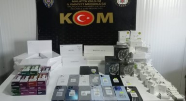 Gümrük kaçağı 16 adet akıllı cep telefonu ele geçirildi
