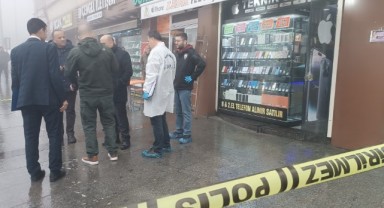 İş yeri önünde bıçaklanan şahıs hayatını kaybetti