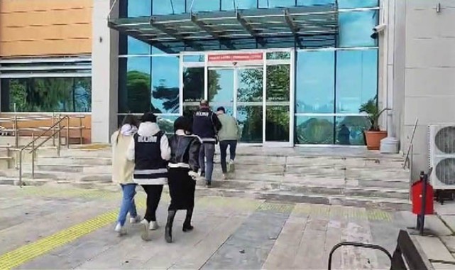 İzmir'de akılalmaz dolandırıcılık: Polis suçüstü yakaladı