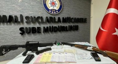 İzmir polisinden 29 adrese operasyon: 21 gözaltı