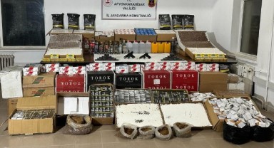 Jandarmadan kaçak alkol ve tütün operasyonu: 5 gözaltı