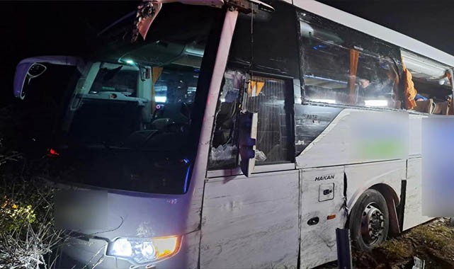 Kamyon ile yolcu otobüsü çarpıştı: çok sayıda yaralı