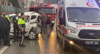 Kayganlaşan yolda feci kaza: 1'i ağır 3 yaralı