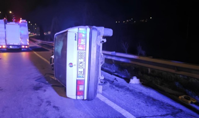 Kontrolden çıkan otomobil bariyerlere çarptı: 6 yaralı