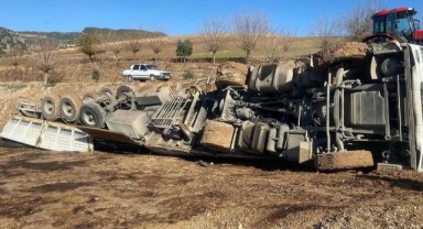 Kontrolden çıkan tır şarampole devrildi: 1 yaralı