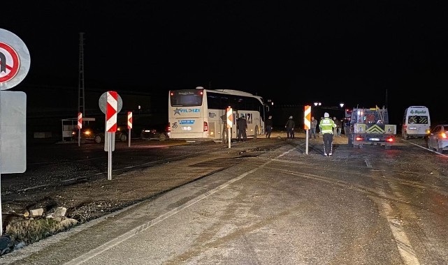 Kontrolden çıkan yolcu otobüsü çukura düştü: 6 yaralı