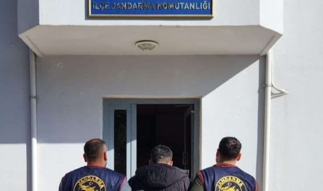 Mersin'de kaçak 10 tabanca ele geçirildi