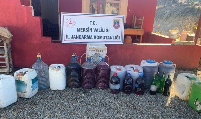 Mersin'de sahte içki ile kaçak makaron ele geçirildi