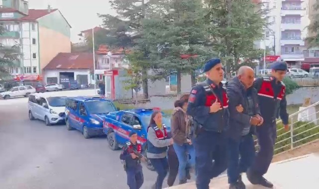 Miras kavgasında amcalarını öldüren karı koca tutuklandı