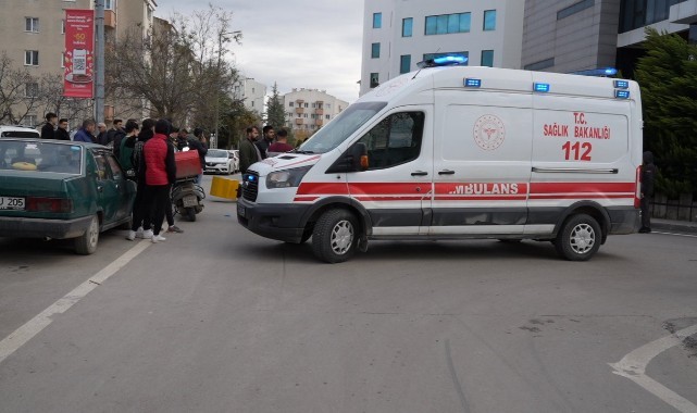 Motosiklet ile otomobil çarpıştı: 1 yaralı