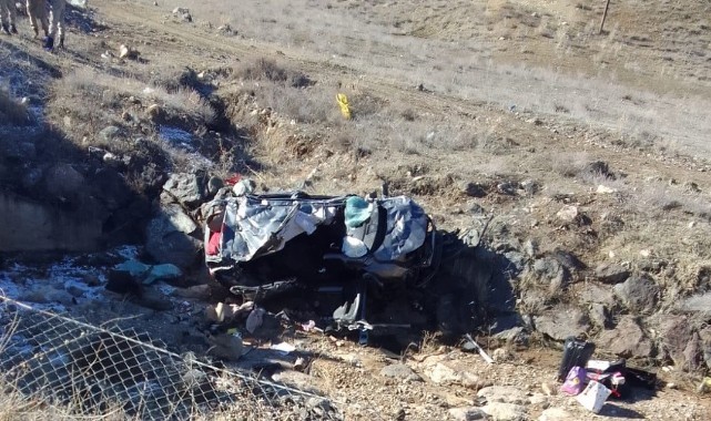 Oltu’da trafik kazası: 3 ölü