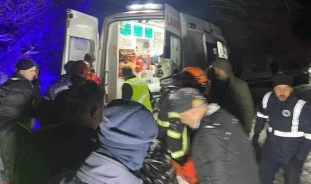 Otomobil yayla yolunda uçuruma yuvarlandı: 1 ölü, 3 yaralı