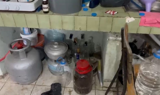 Polisten yılbaşı öncesi sahte içki imalathanesine baskın