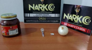 Salça kavanozunda uyuşturucu ele geçirildi: 2 tutuklama