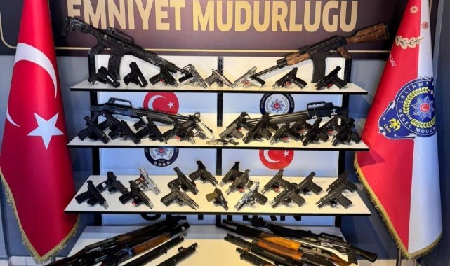 Seyhan’da 58 ruhsatsız silah ele geçirdi, 12 kişi tutuklandı