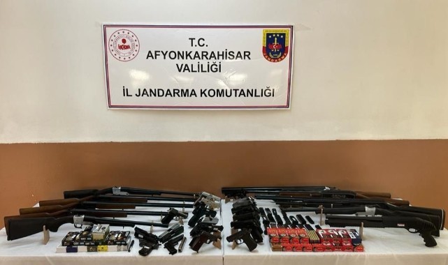 Silah kaçakçılarına yönelik operasyon: 5 gözaltı