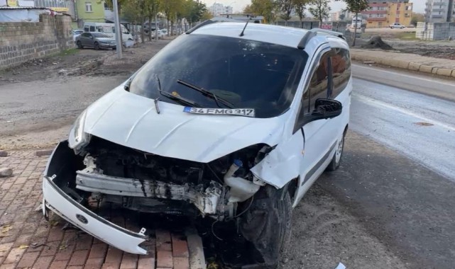 Siverek'te otomobiller çarpıştı: yaralılar var