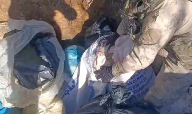 Terör operasyonunda yaşam malzemeleri ve 452 kilo esrar ele geçirildi
