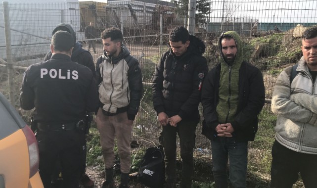 Ticari takside 6 kaçak göçmen yakalandı