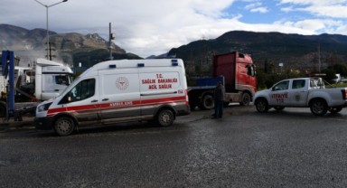 Tırla çarpışan motosikletin sürücüsü hayatını kaybetti
