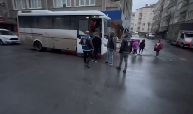 Ülkeye "yasa dışı" giriş yapan 27 şahıs yakalandı