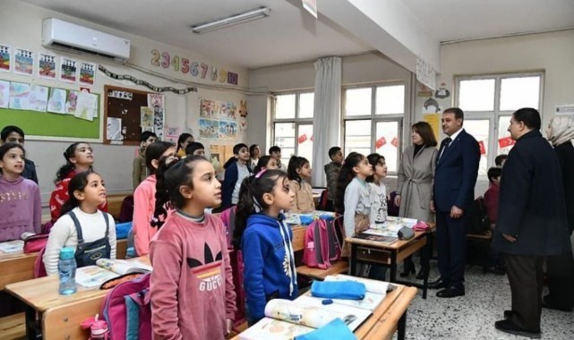 Vali Şıldak'tan öğrencilere ziyaret