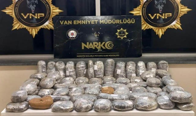 Van'da kilolarca uyuşturucu yakalandı
