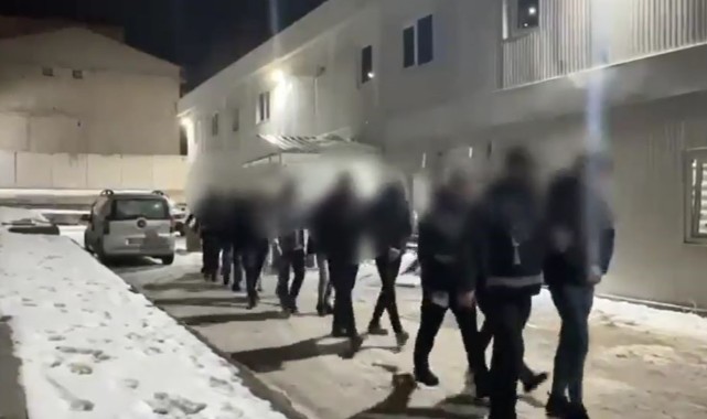 Van’da kopya operasyonu: 17 gözaltı